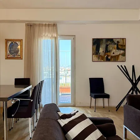 아파트 Laus Via Sparano Attico - Penthouse In The Heart Of