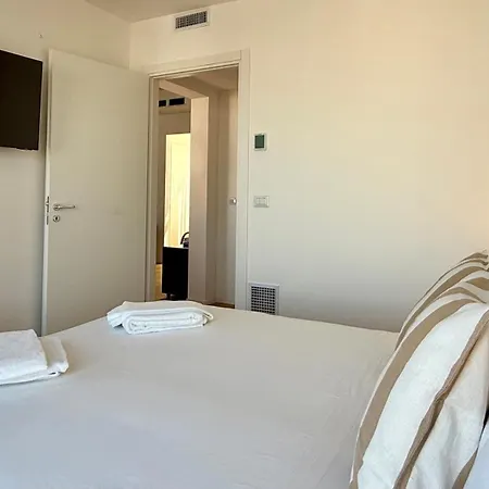 아파트 Laus Via Sparano Attico - Penthouse In The Heart Of